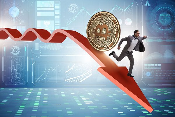 Bitcoin dumps below $90K: a brutal correction or the end of the 2025 bull run?