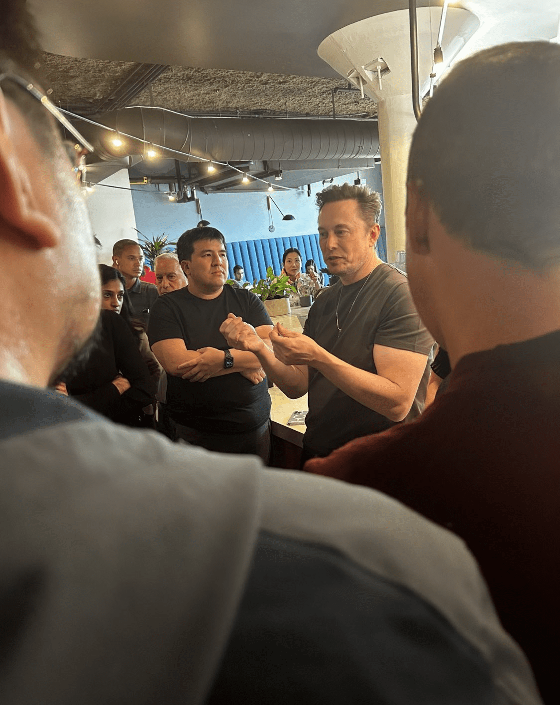 1-day to court deadline on Twitter deal: Elon Musk visits HQ, addresses self as Chief Twit