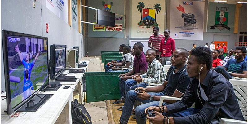 How to make money from playing online games