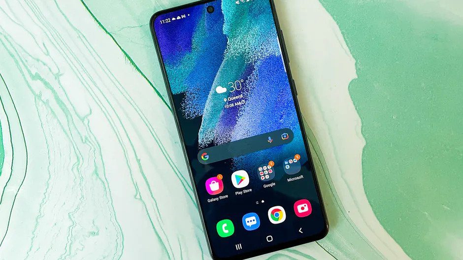 Samsung retains top spot for 2022 as global smartphone shipments suffer largest-ever decline in Q4