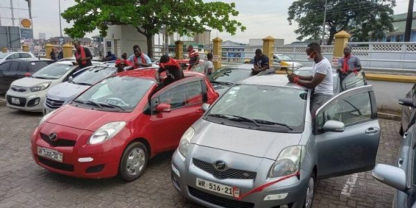 Drivers at arms: Cab-hailing drivers in Ghana talk about taxes, robberies and bearing weapons to survive
