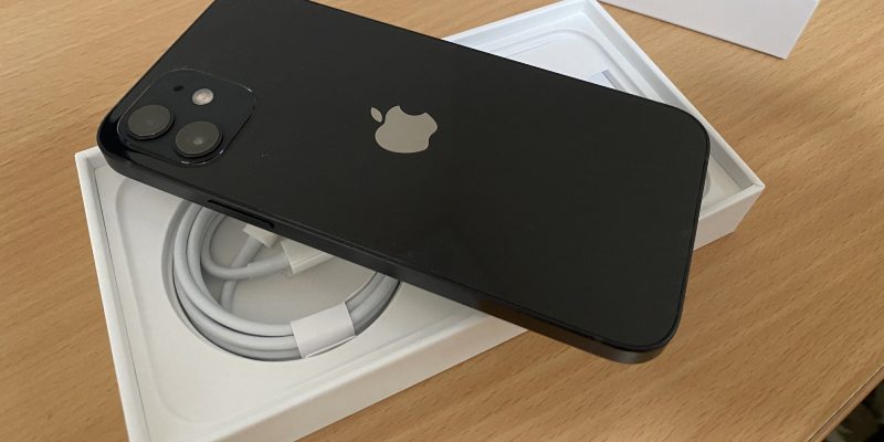 iPhone12