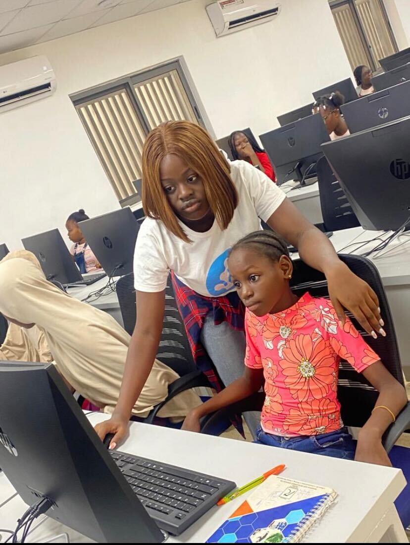 Naomi Bamgbose; the 17-year-old empowering girls in STEM with 'The Girls Techie'